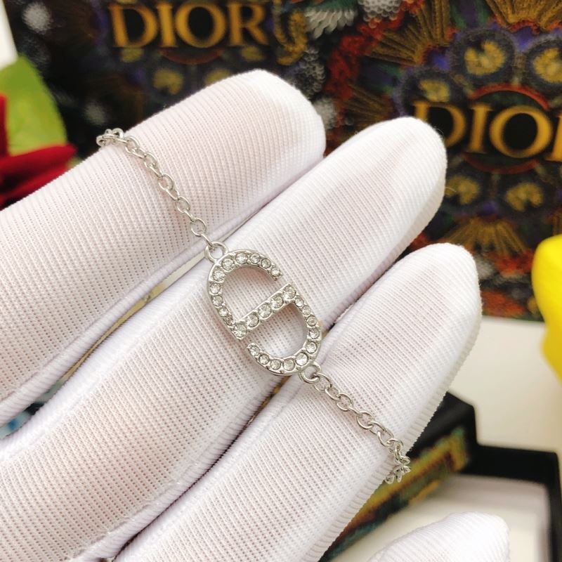 chr1st1an D10r bracelets